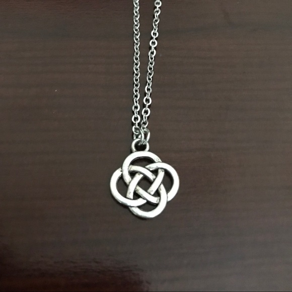 Celtic Knot - Handmade Necklace - Picture 4 of 4